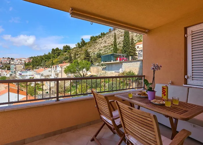 Polina's Sunset Appartement